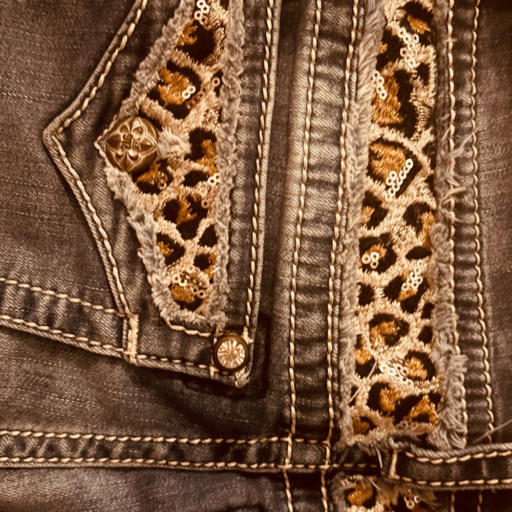 Miss Me Bootcut Jeans with Leopard Sequin Trim Size 28 - Picture 7 of 9